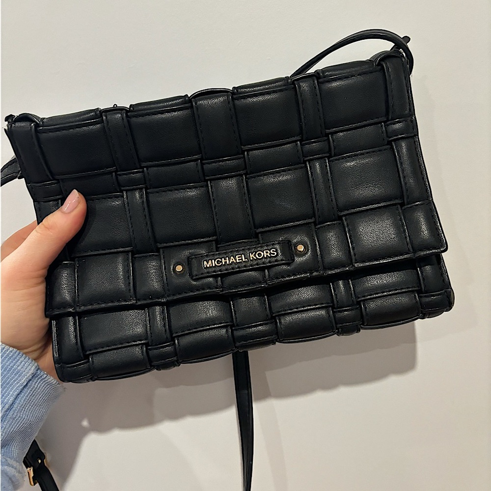 Micheal Kors black purse